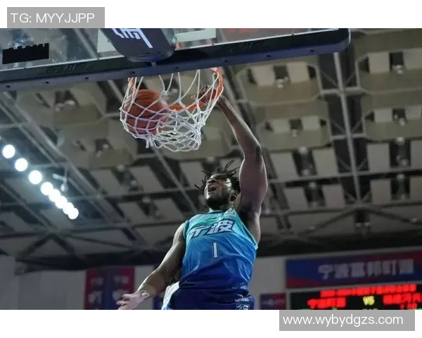 约翰-埃格伯努在CBA赛场展现无限潜力